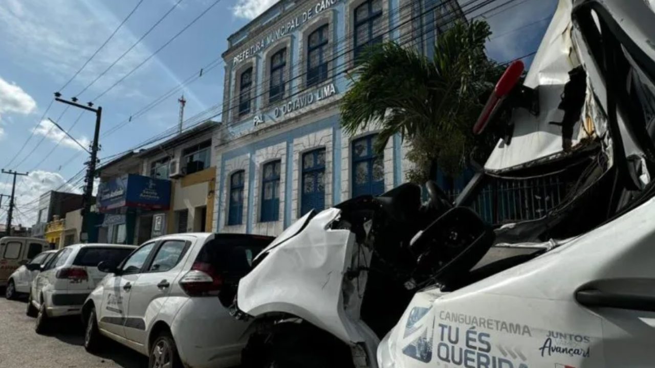 Novo prefeito de Canguaretama faz desfile de carros e expoe frota sucateada herdada da gestao anterior