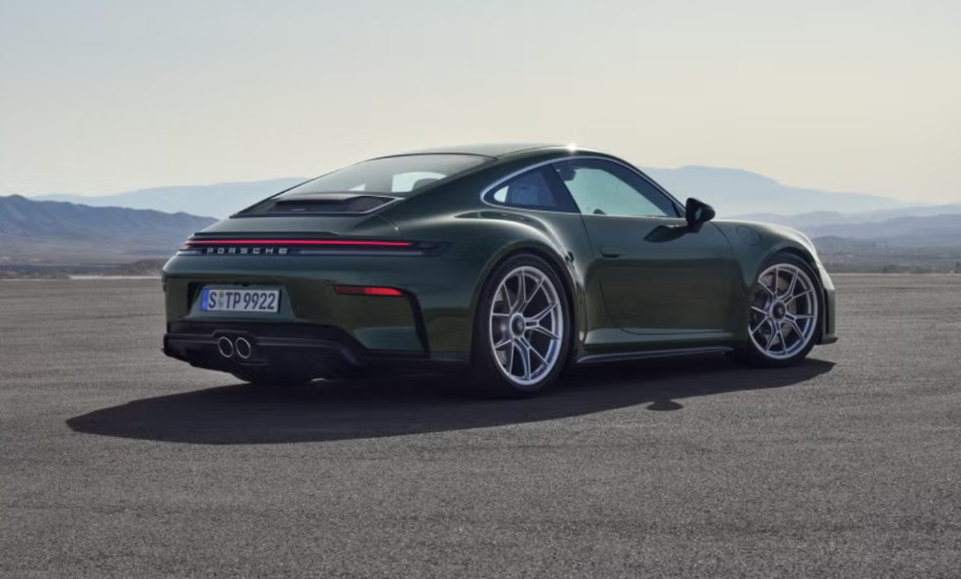 Porsche 911 GT3 2025 chega ao Brasil com versão Touring e preço de R$ 1,5 milhão