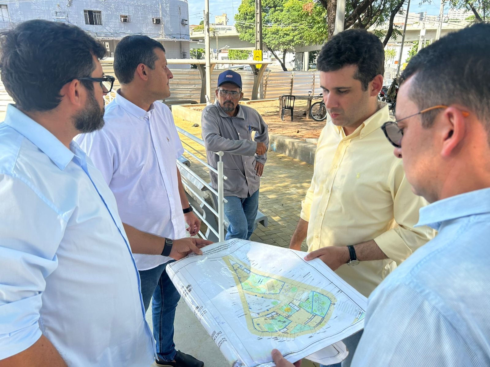 Praça Almirante Tamandaré é revitalizada com novos espaços de lazer e esporte