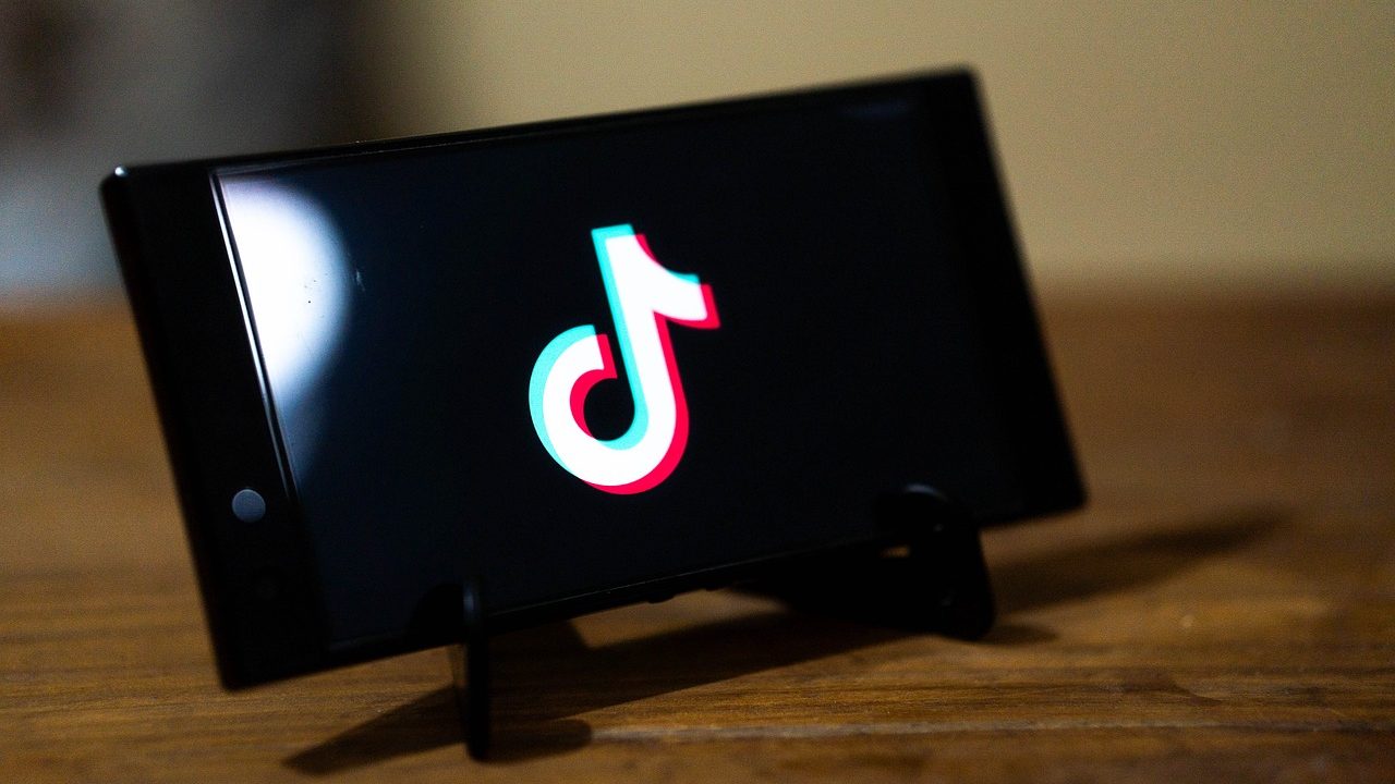 TikTok é retirado das lojas de aplicativos nos EUA; futuro incerto após o banimento