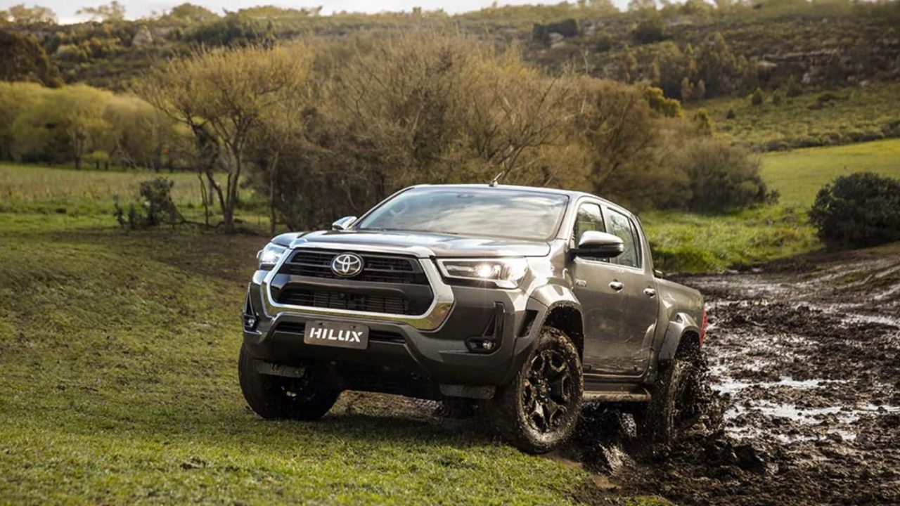 Toyota Hilux e SW4 2025: novidades em segurança, câmbio automático e garantia estendida