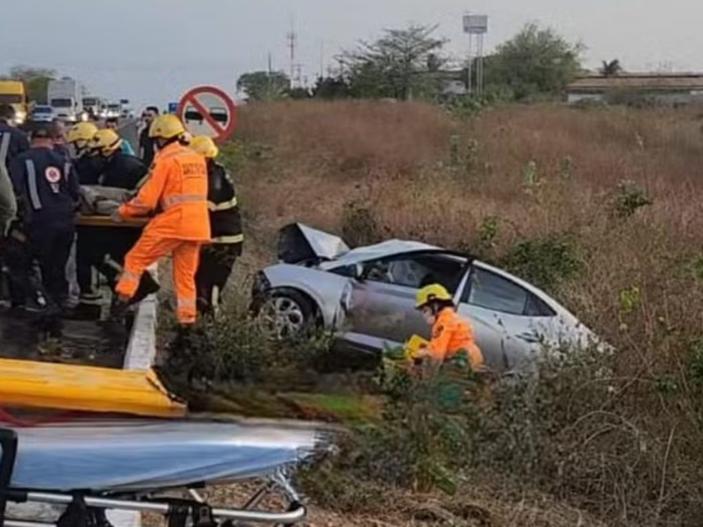 Ultrapassagem perigosa resulta em grave colisão na BR-304 em Mossoró