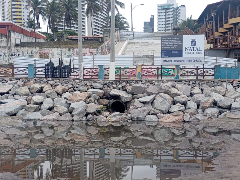 Alagamento na engorda de Ponta Negra foi causado por conexão em pontos de drenagem, diz secretário 