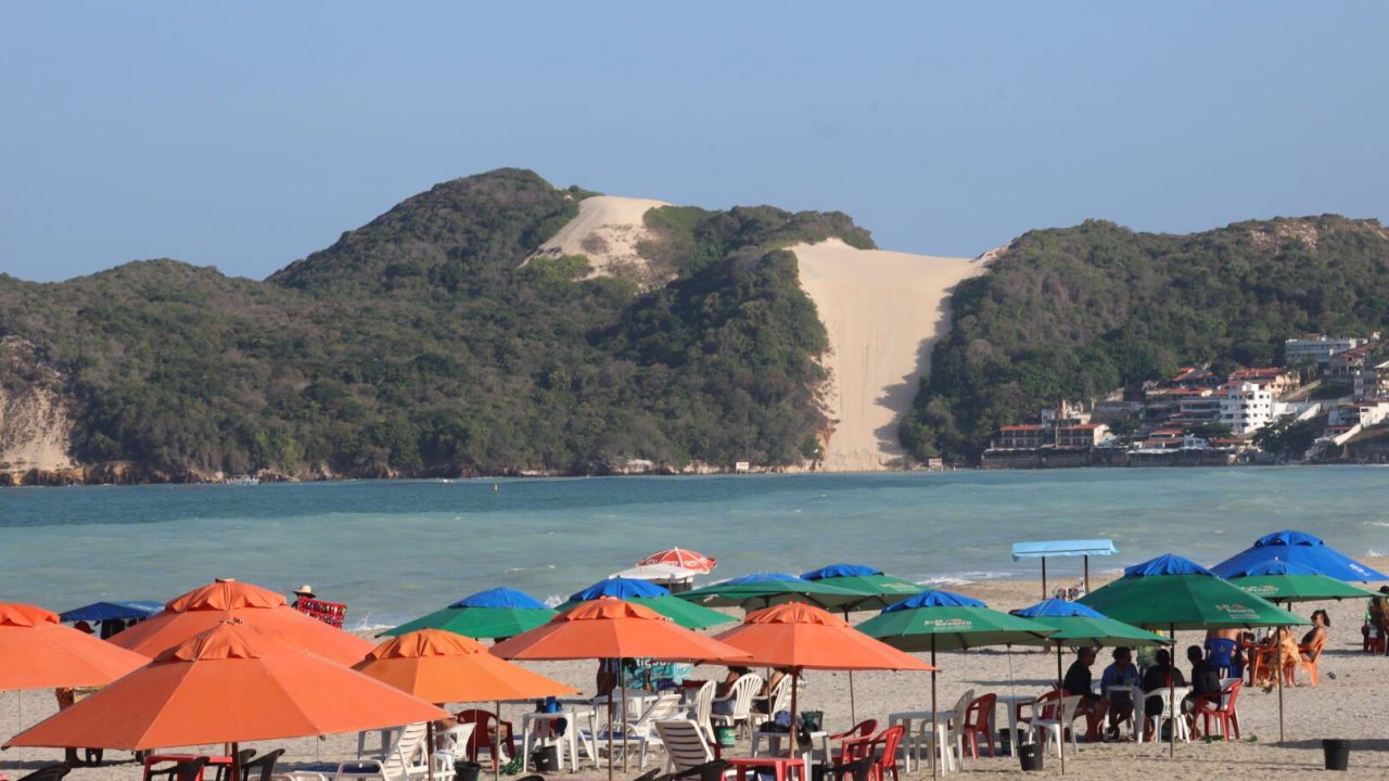 Engorda melhora lazer e turismo na praia de Ponta Negra