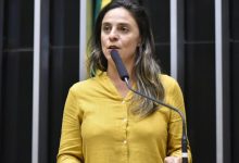 Projeto quer suspender salário de militares da ditadura