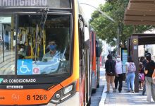 Setor de serviços recua 0,9% em novembro, influenciado por transporte