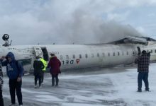 Avião de passageiros capota em aeroporto canadense