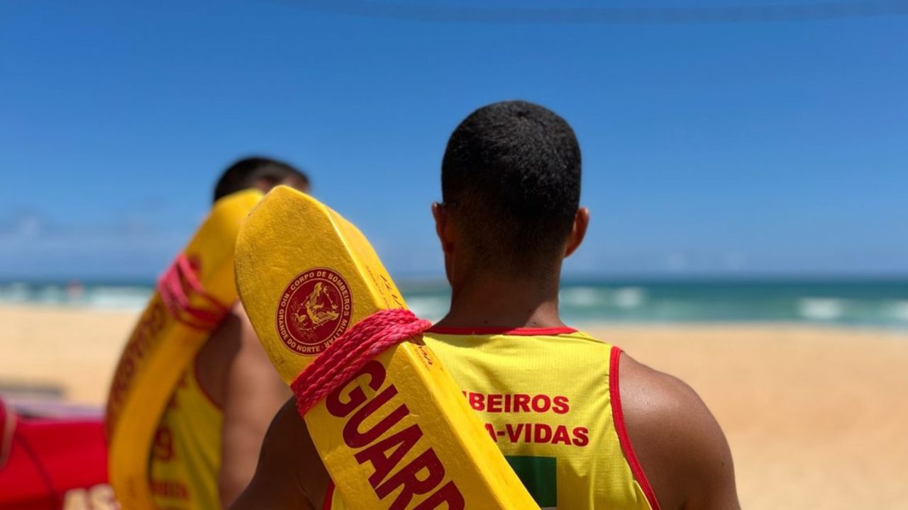 Bombeiros salvam duas crianças de afogamento na Redinha