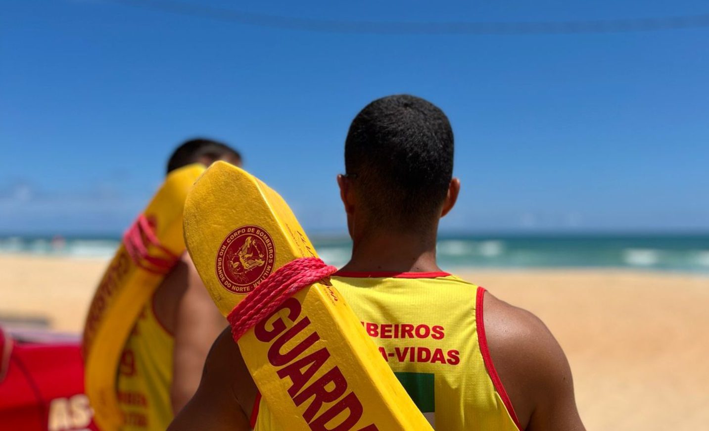 Bombeiros salvam duas crianças de afogamento na Redinha