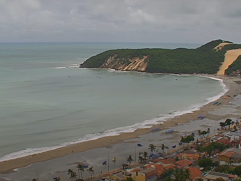 Engorda de Ponta Negra amanhece alagada após fortes chuvas em Natal