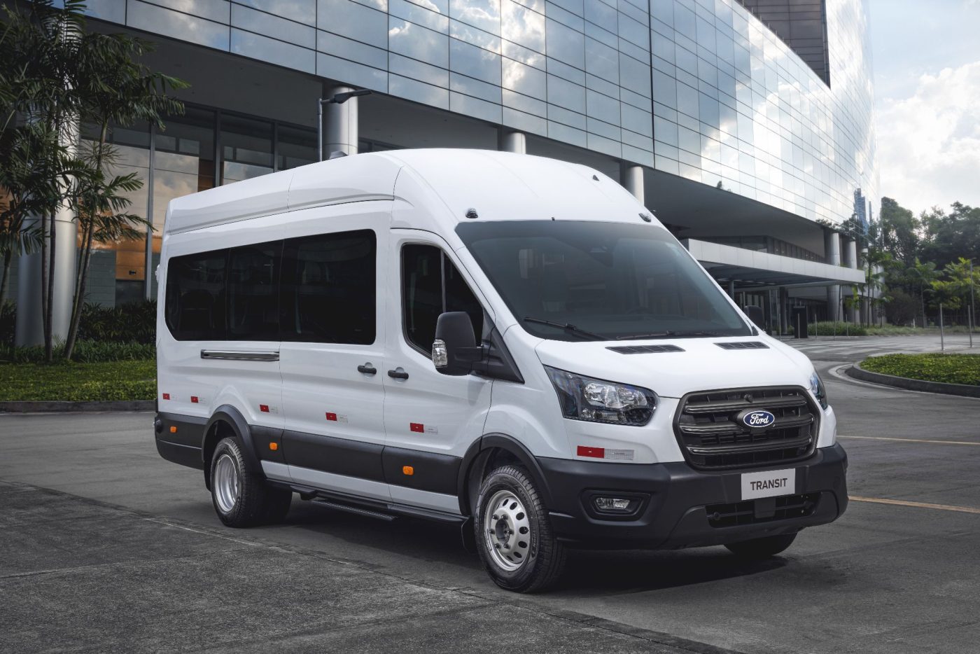 Ford Pro apresenta linha 2026 da Transit