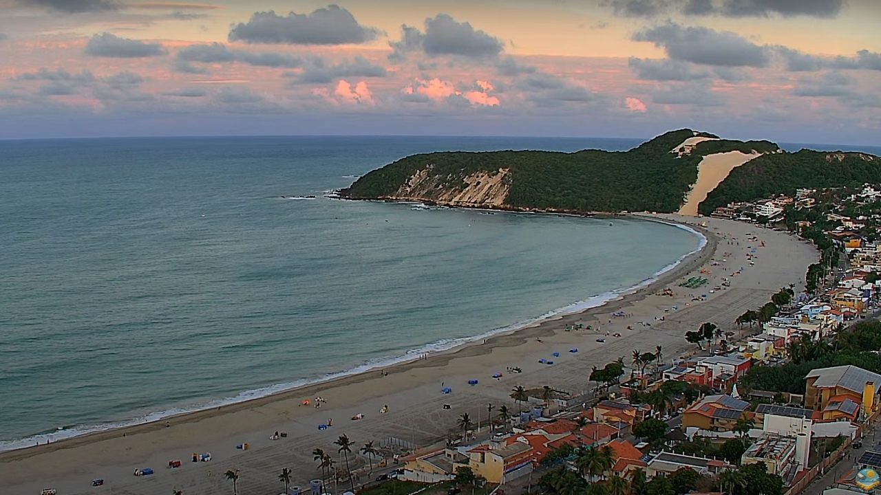 Natal terá limpeza noturna na Praia de Ponta Negra