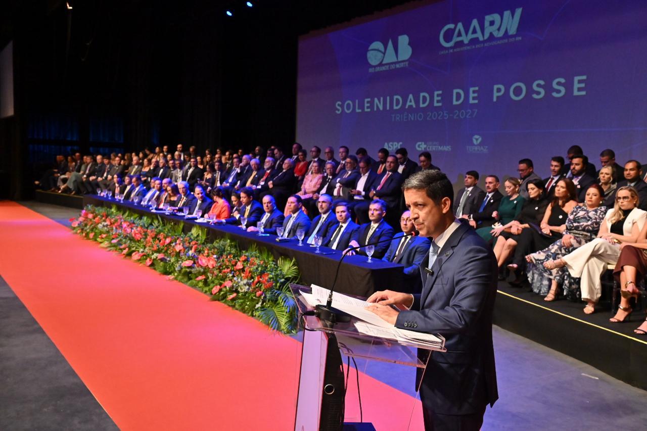 Nova diretoria e conselheiros da OAB/RN tomam posse em solenidade prestigiada