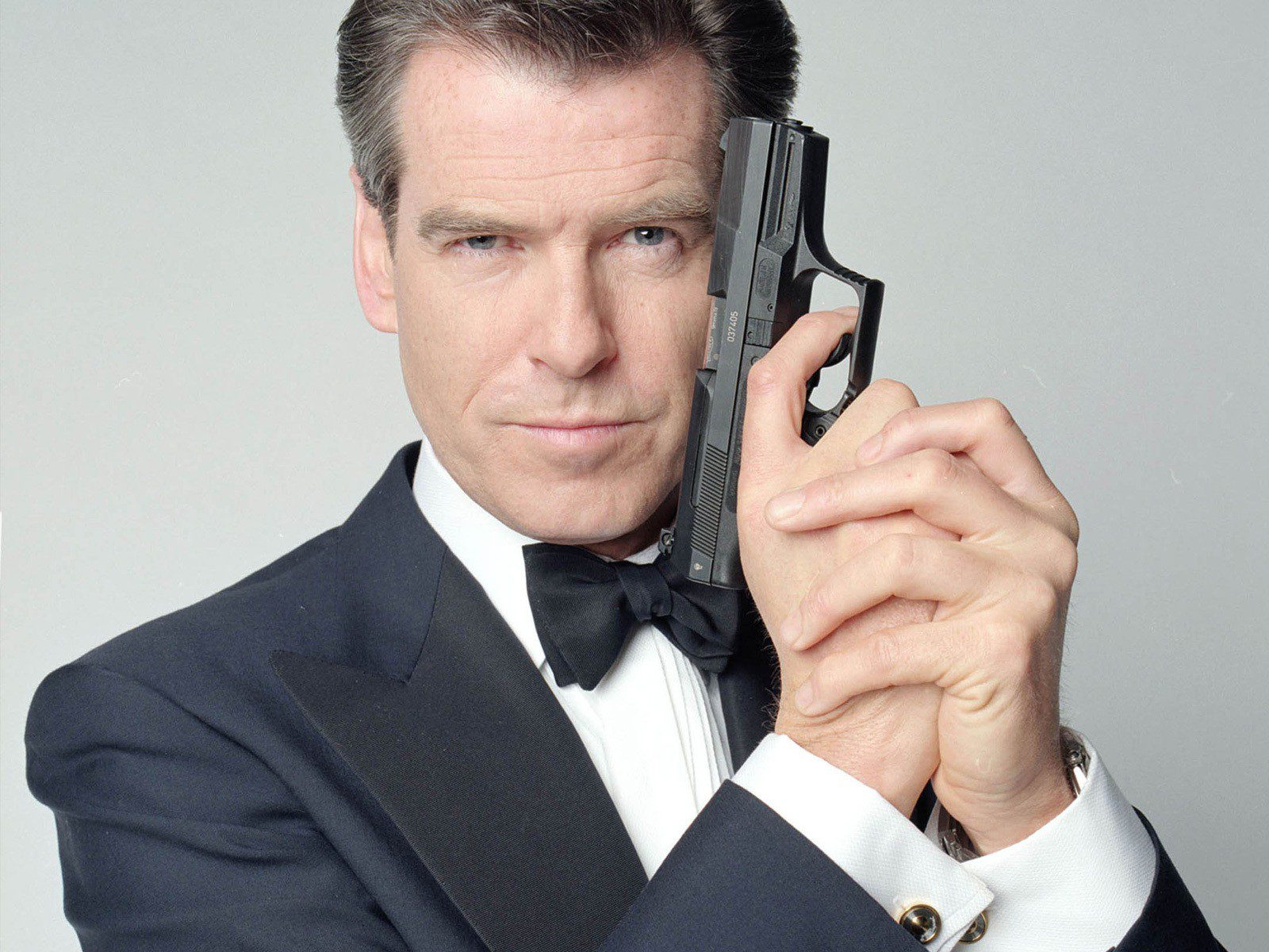 Pierce Brosnan comenta sobre a nova parceria que dá à Amazon MGM Studios controle criativo sobre a franquia James Bond.