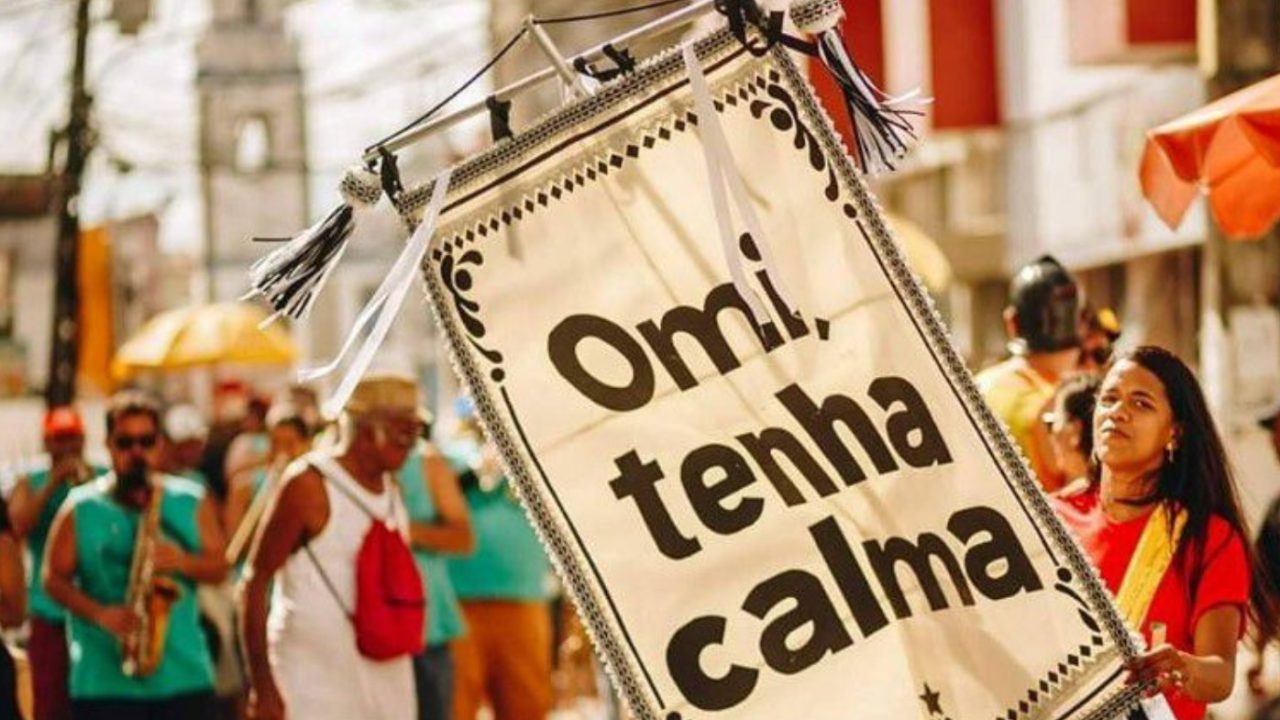 Em Natal, Bloco 'Omi, Tenha Calma!' Prolonga a Folia Carnavalesca em Petrópolis