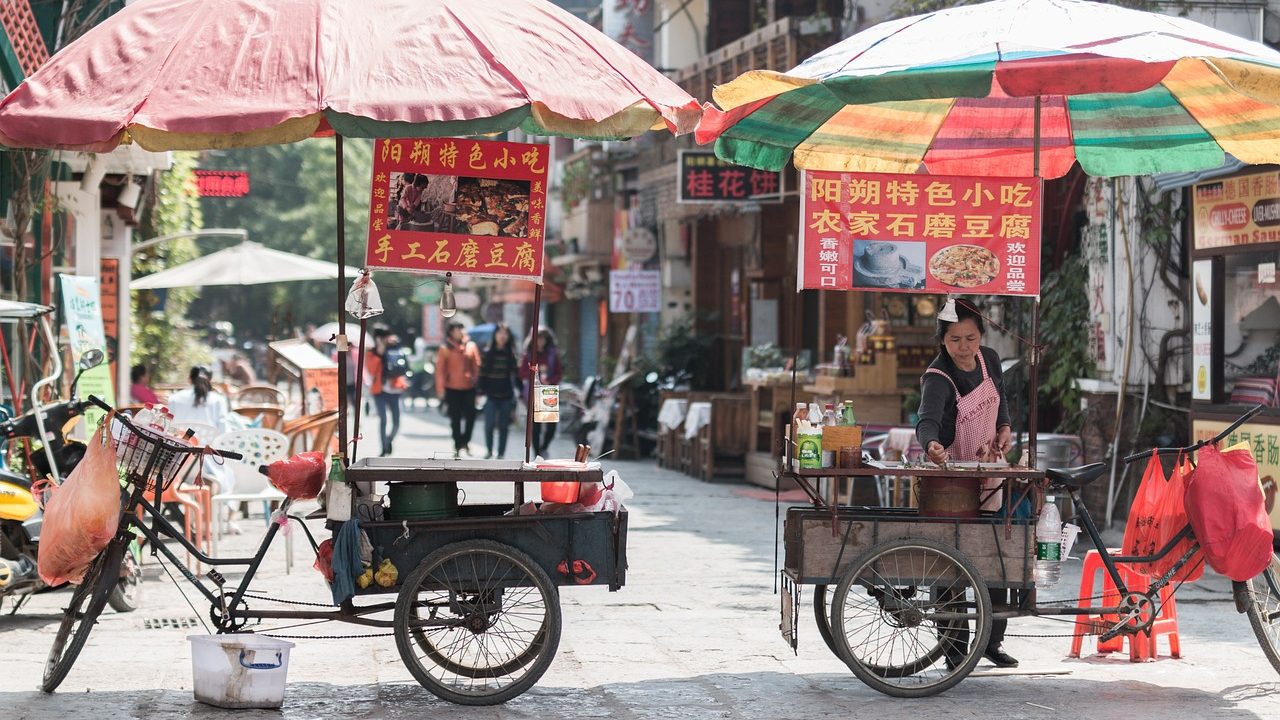 China anuncia plano para impulsionar consumo interno com aumento de renda e subsídios