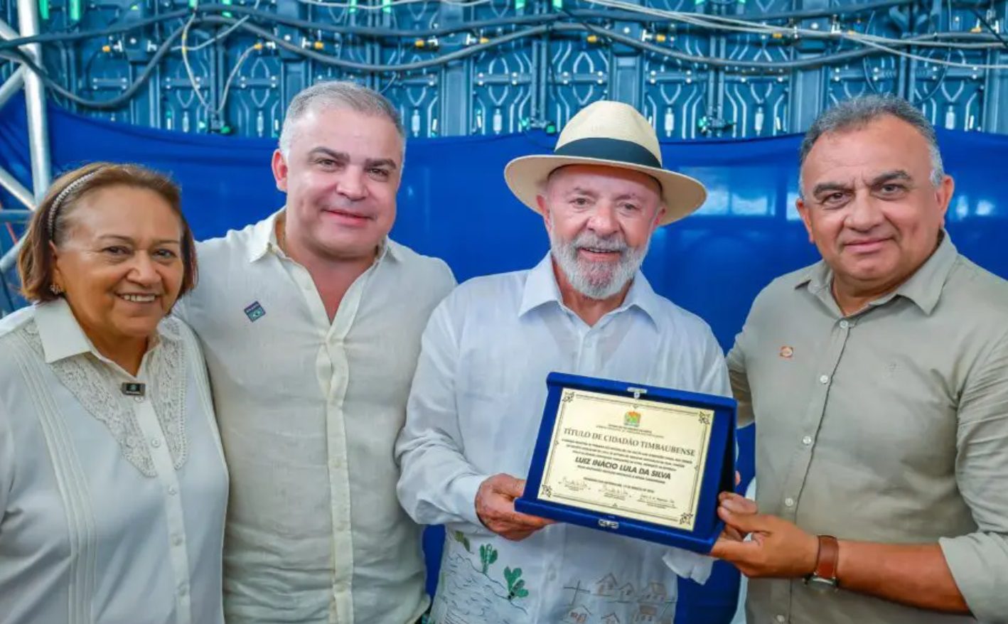 Lula é homenageado com título de cidadão em Timbaúba e São Fernando durante inauguração da Barragem de Oiticica