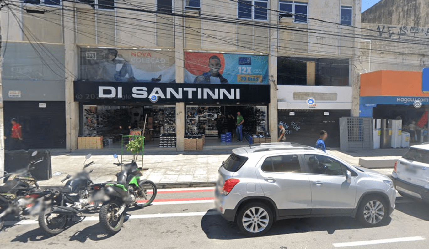 Segundo a gerência da loja Di Santinni, o retorno financeiro não estava sendo suficiente para pagar o alto aluguel do prédio, uma vez que o fluxo de clientes no Centro tem diminuído sucessivamente (Foto: Reprodução / Google Maps)