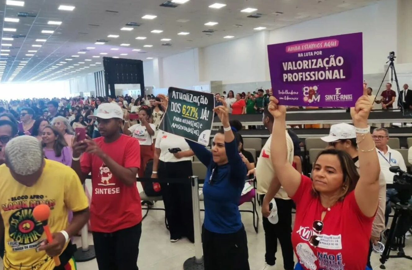 Professores do RN recusam proposta de parcelamento do reajuste salarial e mantêm estado de greve