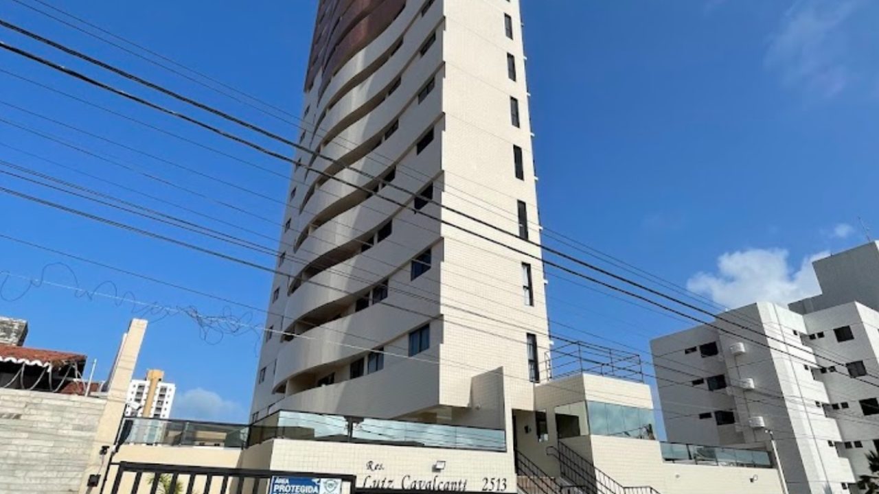 TRT-RN leiloa apartamentos, terrenos e 9 mil garrafas de vodka em Natal