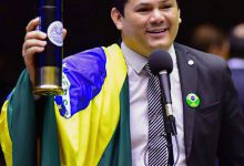 AGU pede investigação de deputado por declarações contra Lula