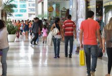 Comércio cresce 0,5% em fevereiro e atinge maior patamar da história