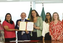 Lula sanciona leis para proteção de direitos das mulheres