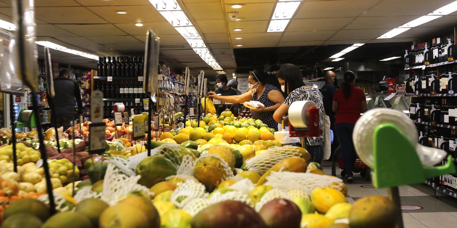Estimativas do mercado para inflação e PIB permanecem estáveis