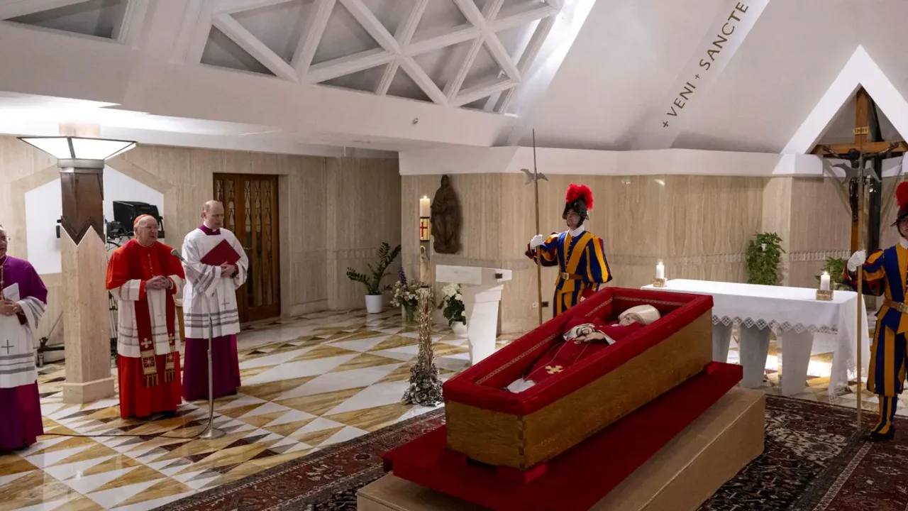 Ministros e parlamentares acompanham Lula na despedida do papa em Roma