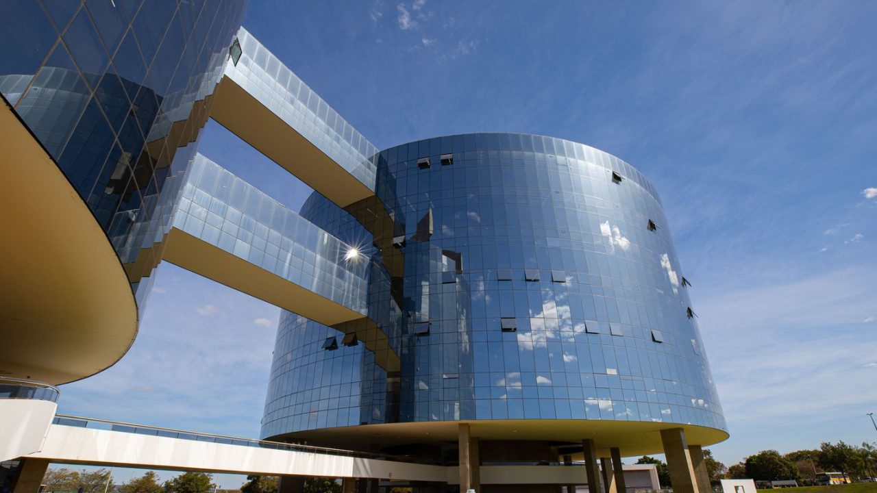 MPF questiona veto a terapia hormonal para crianças e adolescentes