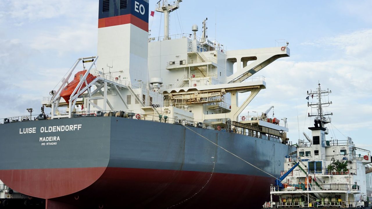 Petrobras abastece navio da Vale com mistura de óleo de cozinha usado