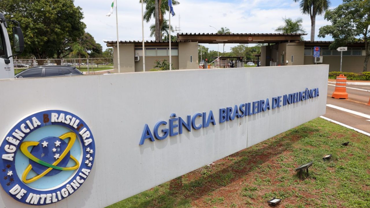 Atual e ex-diretor da Abin depõem à PF sobre suposta espionagem ilegal