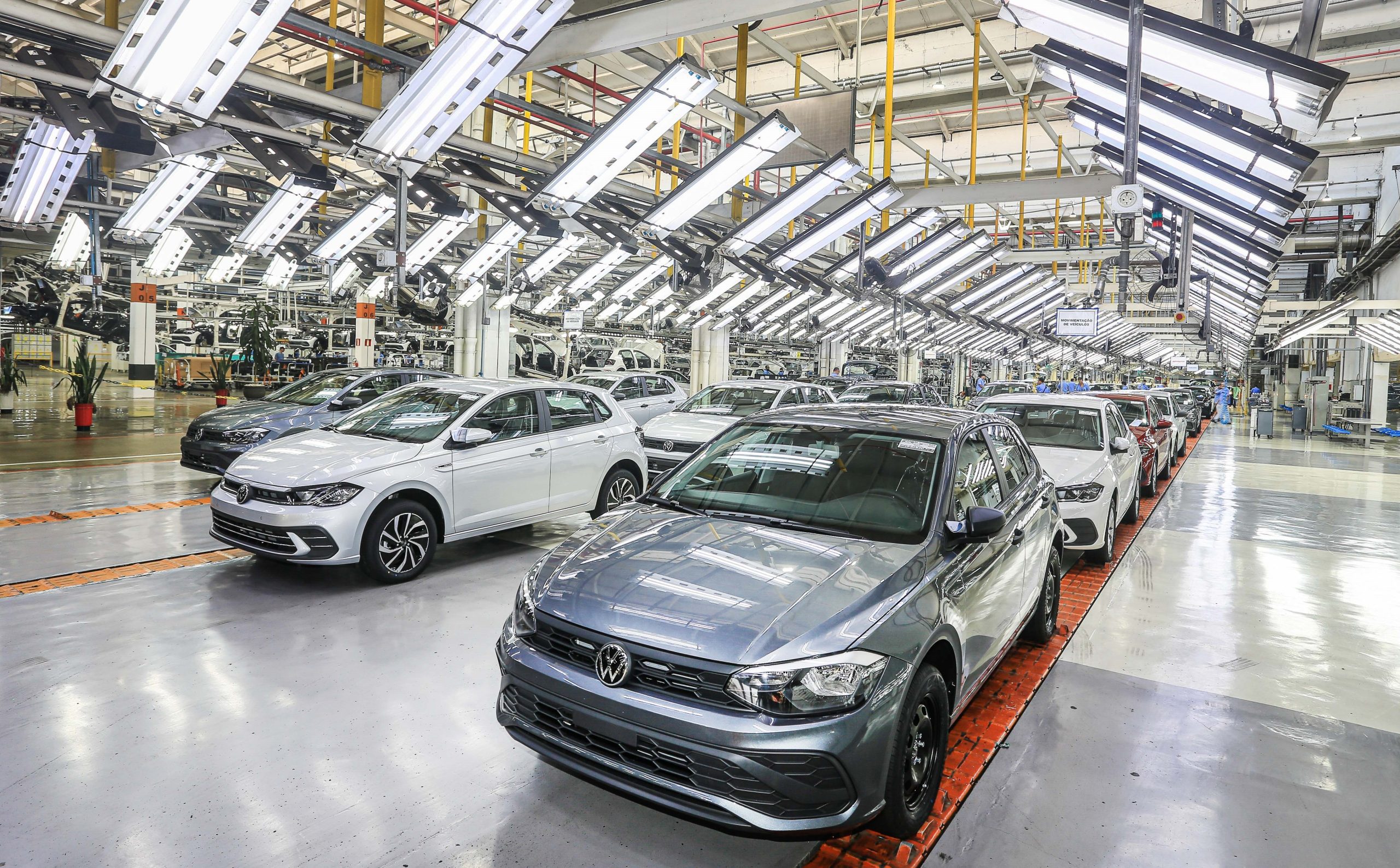 ‘Tarifaço’ de Trump: setor automotivo mostra preocupação com aumento de importados da China e México