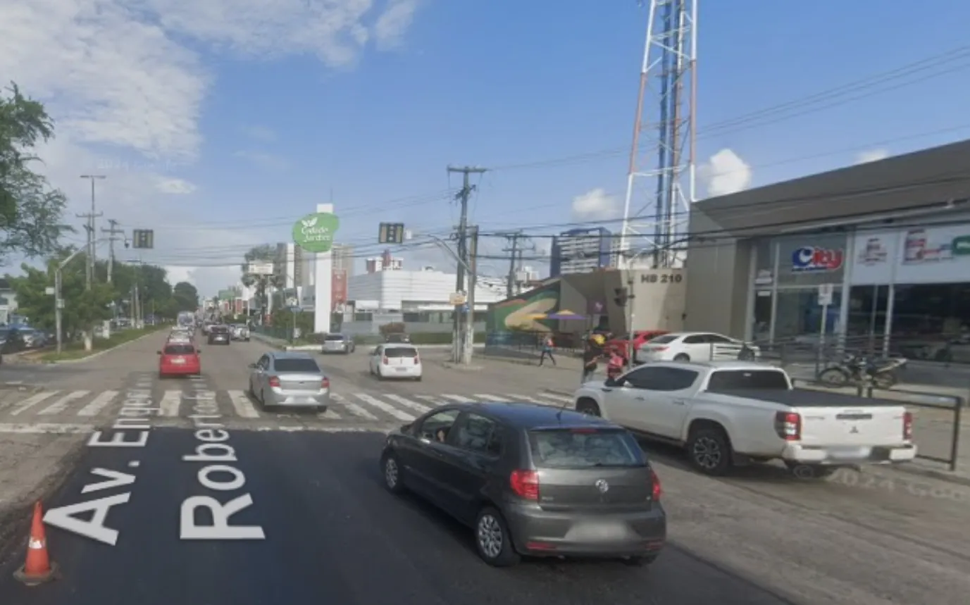Obra da Caern interdita faixas das avenidas Ayrton Senna e Roberto Freire 2 Obra da Caern vai interditar faixas das avenidas Ayrton Senna e Roberto Freire; parada de ônibus será alterada
