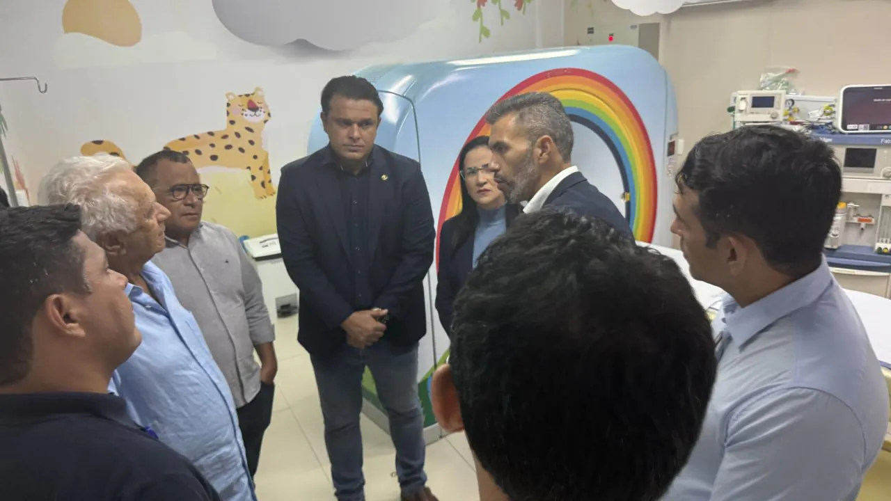 Hospital Varela Santiago recebe Comissão da Câmara em meio a cobrança por melhorias na regulação de tomografias